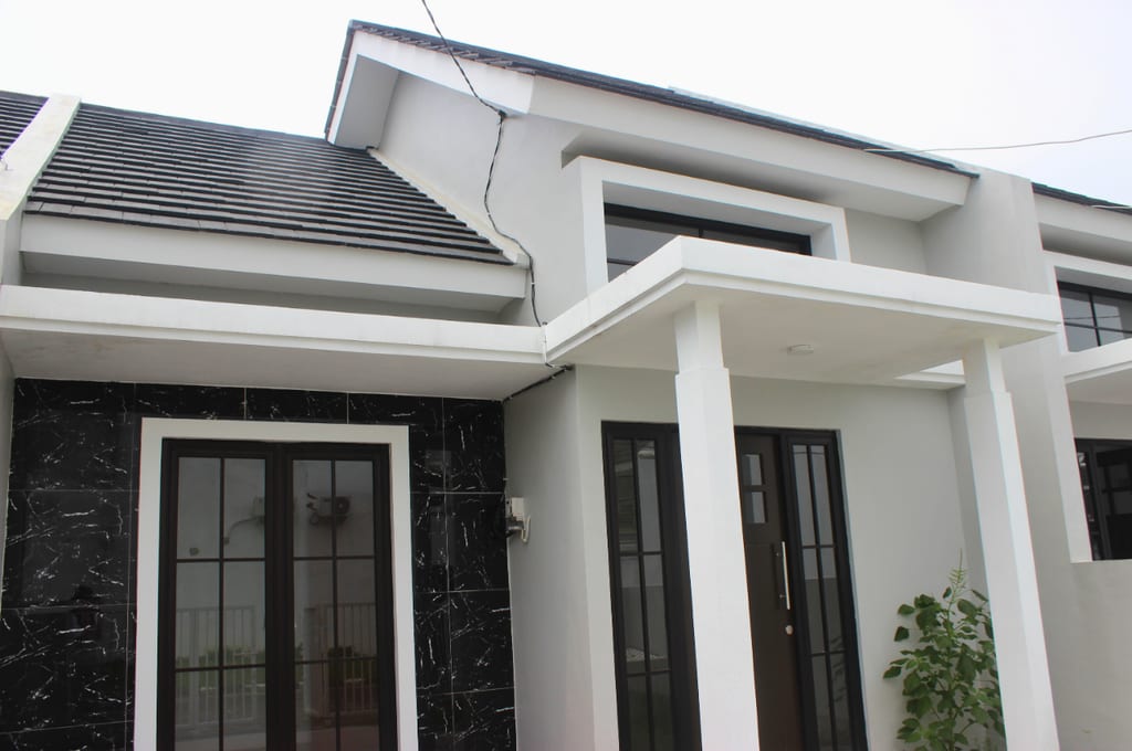Fasad rumah tipe d'Camilia di perumahan D'Gardenia City Sidoarjo