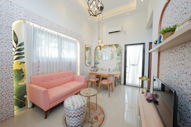 Ruang tamu rumah contoh Prima Garden Estate Sidoarjo