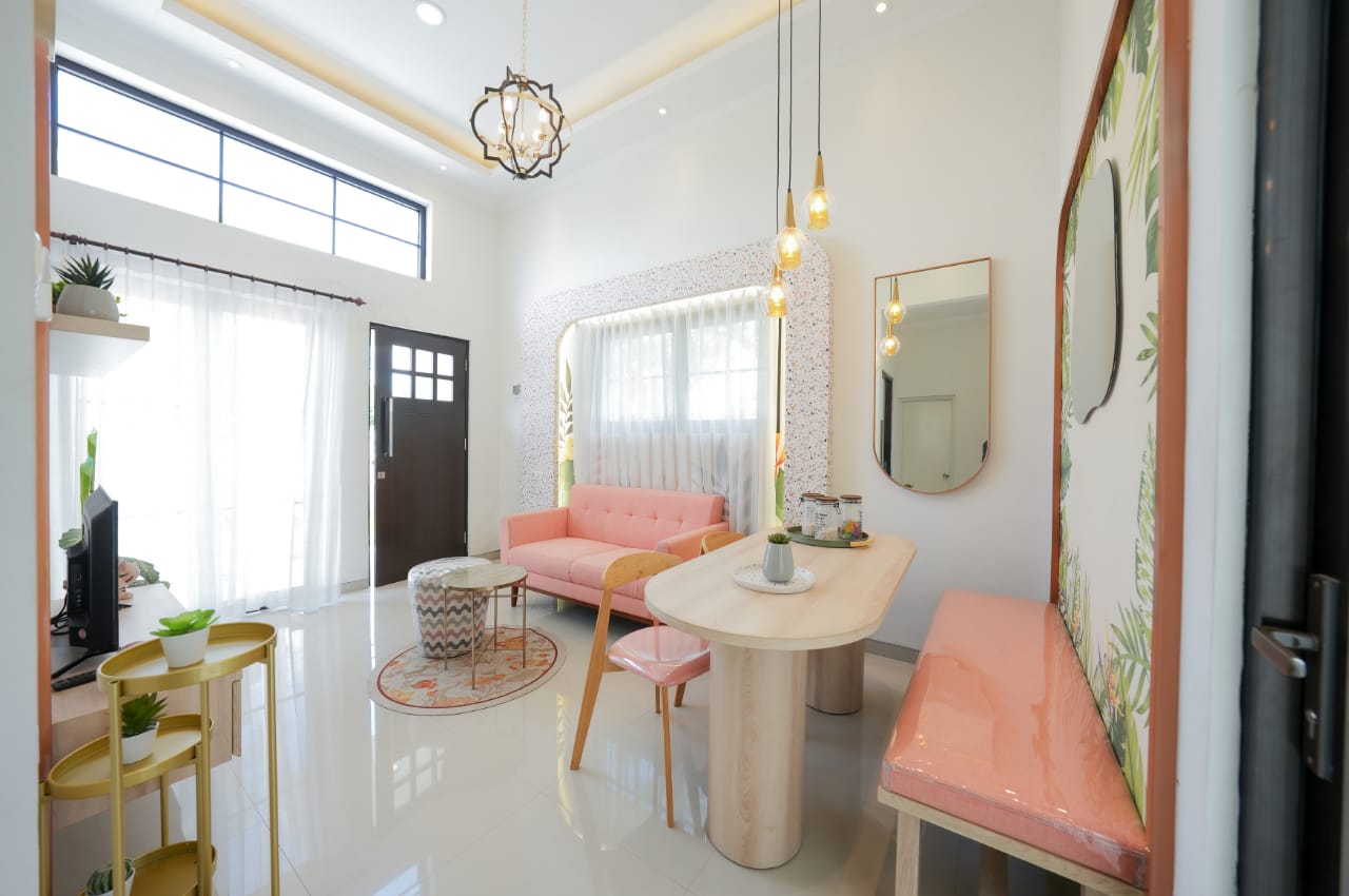 Foto ruang keluarga rumah contoh Prima Garden Estate Sidoarjo